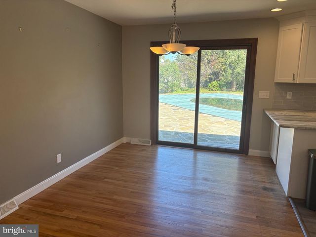 3025 RED OAK RD, Reading, PA 19605