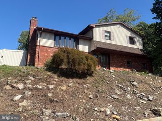 3025 RED OAK RD, Reading, PA 19605