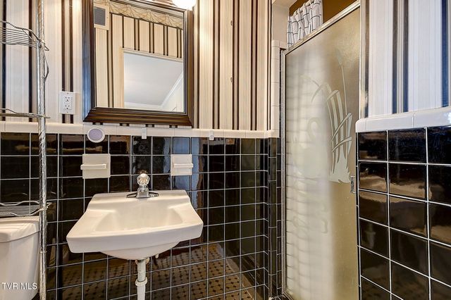 1805 East Sevier Avenue, Kingsport, TN 37664