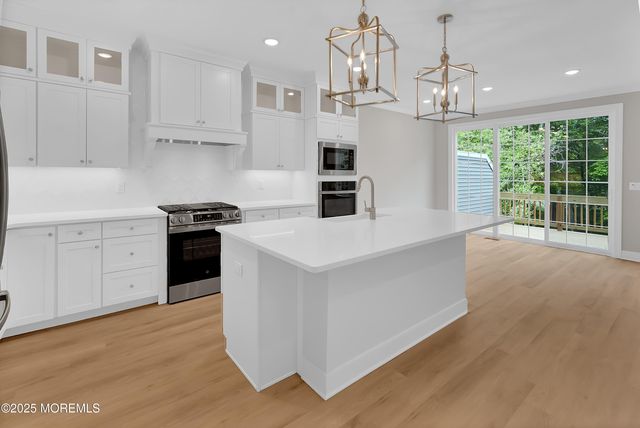 1614 Melrose Boulevard, Manalapan, NJ 07726