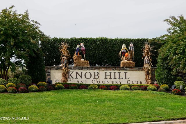 1614 Melrose Boulevard, Manalapan, NJ 07726