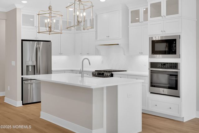 1614 Melrose Boulevard, Manalapan, NJ 07726