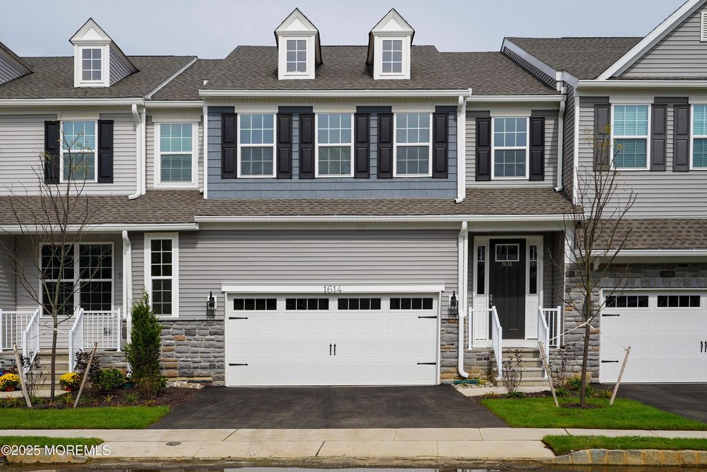 1614 Melrose Boulevard, Manalapan, NJ 07726
