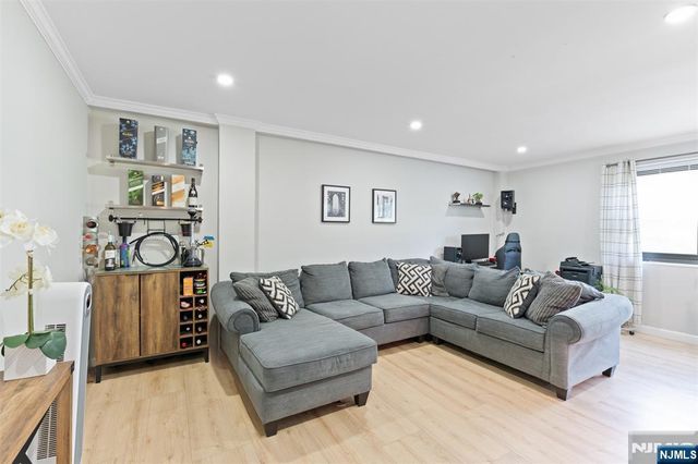 25 Grand Avenue 1E, Hackensack, NJ 07601