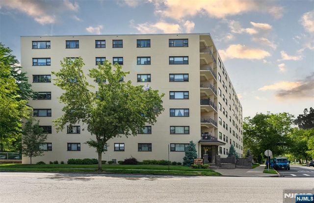 25 Grand Avenue 1E, Hackensack, NJ 07601