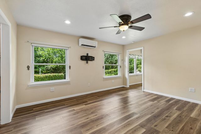 4812 Hollowbrook Road, Fort Worth, TX 76103
