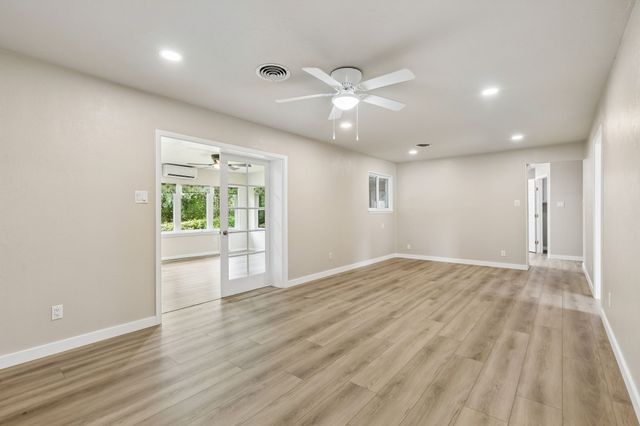 4812 Hollowbrook Road, Fort Worth, TX 76103