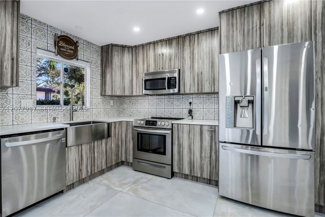 3321 Simms St 13B, Hollywood, FL 33021