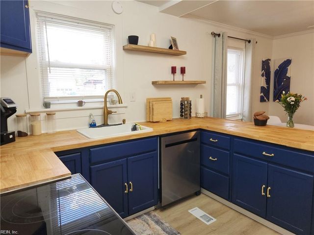 3617 S Warwick CIR, Norfolk, VA 23513