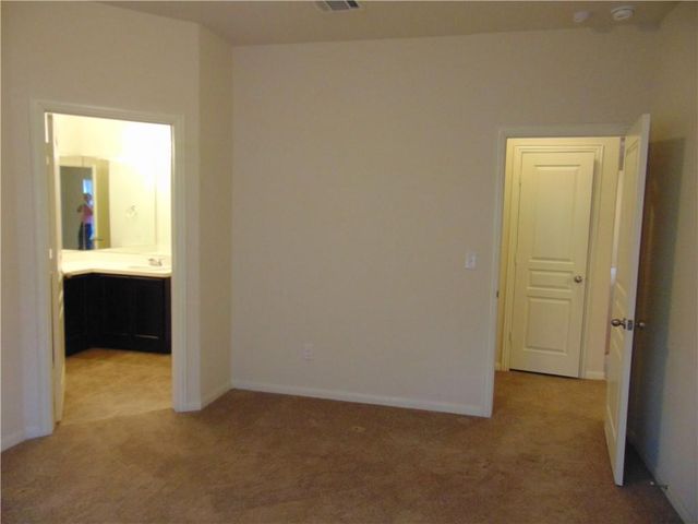 124 Hollis LN, Kyle, TX 78640