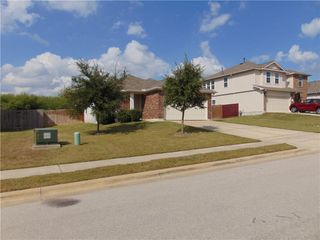 124 Hollis LN, Kyle, TX 78640