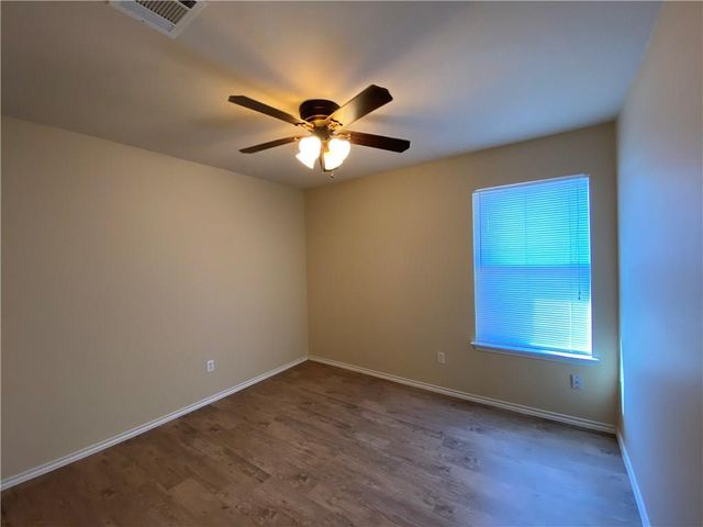 1002 W South ST, Leander, TX 78641