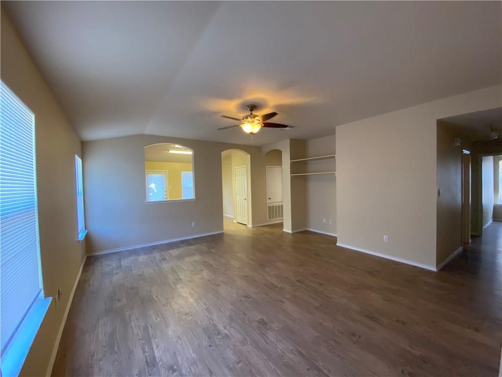 1002 W South ST, Leander, TX 78641