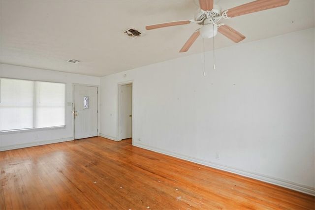 3633 Chestnut St, Corpus Christi, TX 78411