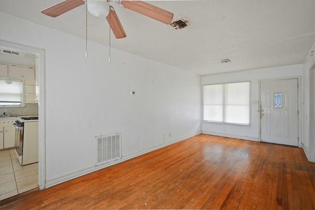 3633 Chestnut St, Corpus Christi, TX 78411