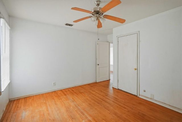 3633 Chestnut St, Corpus Christi, TX 78411