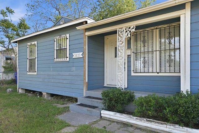 3633 Chestnut St, Corpus Christi, TX 78411