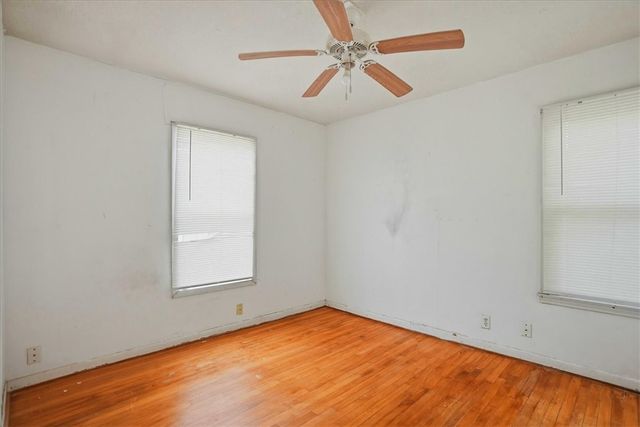 3633 Chestnut St, Corpus Christi, TX 78411