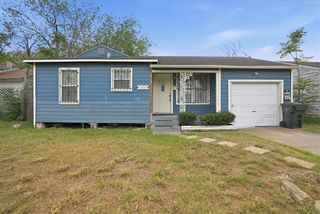 3633 Chestnut St, Corpus Christi, TX 78411