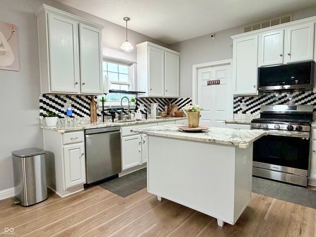 298 Pennswood Road, Greenwood, IN 46142
