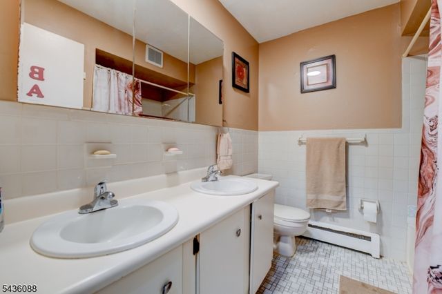 1303 Cricket Ln, Woodbridge Twp., NJ 07095