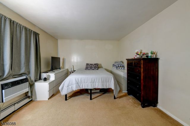 1303 Cricket Ln, Woodbridge Twp., NJ 07095