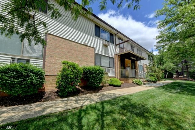 1303 Cricket Ln, Woodbridge Twp., NJ 07095