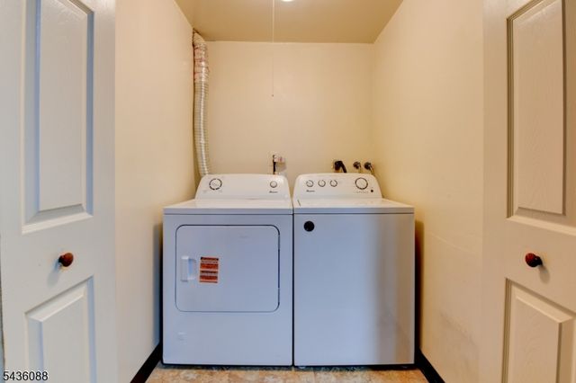 1303 Cricket Ln, Woodbridge Twp., NJ 07095