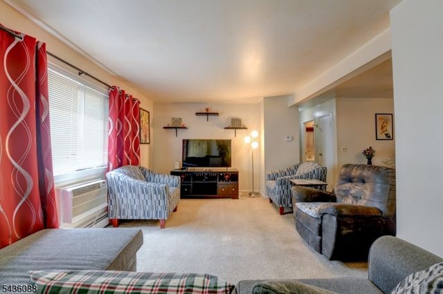 1303 Cricket Ln, Woodbridge Twp., NJ 07095