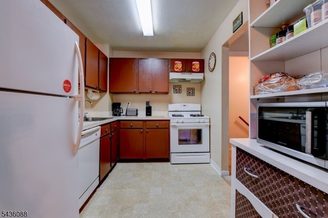 1303 Cricket Ln, Woodbridge Twp., NJ 07095