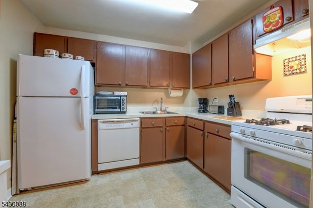 1303 Cricket Ln, Woodbridge Twp., NJ 07095