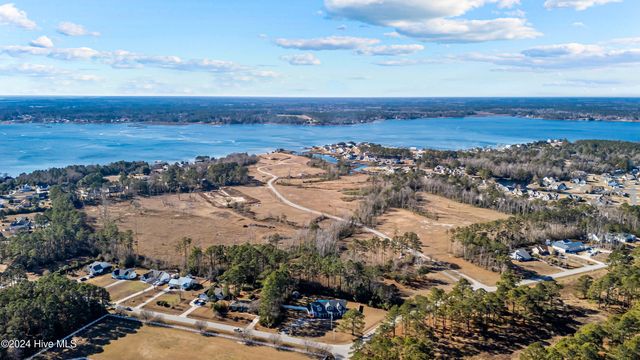246 Amphitheater Drive, Swansboro, NC 28584