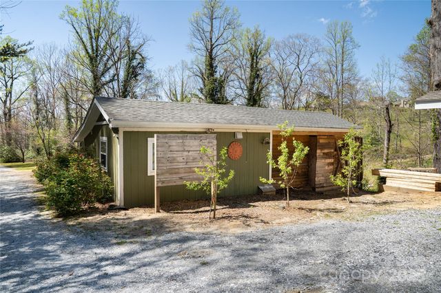 1924 Lamb Mountain Road, Hendersonville, NC 28792