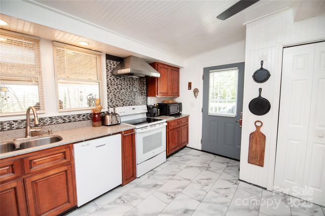 1924 Lamb Mountain Road, Hendersonville, NC 28792