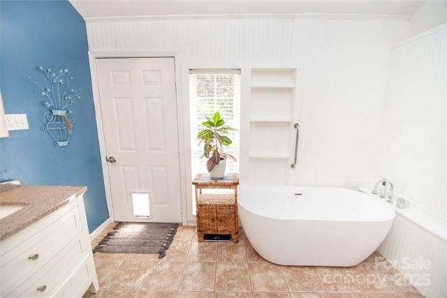 1924 Lamb Mountain Road, Hendersonville, NC 28792