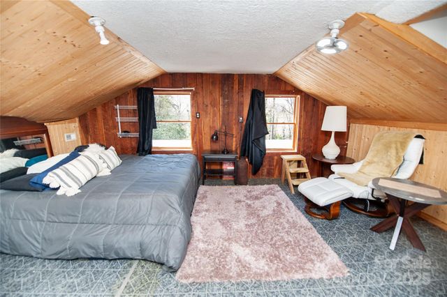 1924 Lamb Mountain Road, Hendersonville, NC 28792