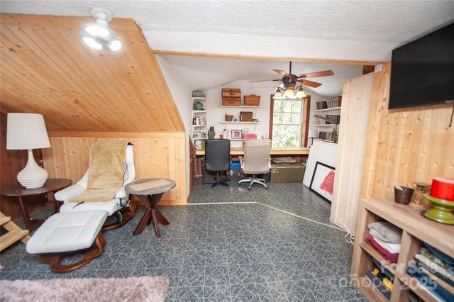 1924 Lamb Mountain Road, Hendersonville, NC 28792