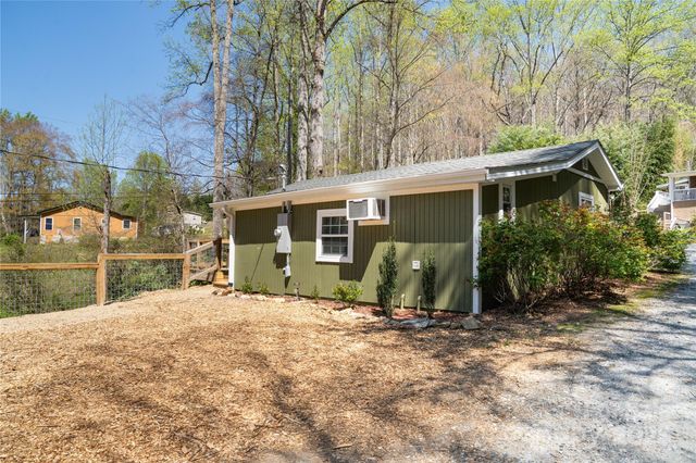 1924 Lamb Mountain Road, Hendersonville, NC 28792