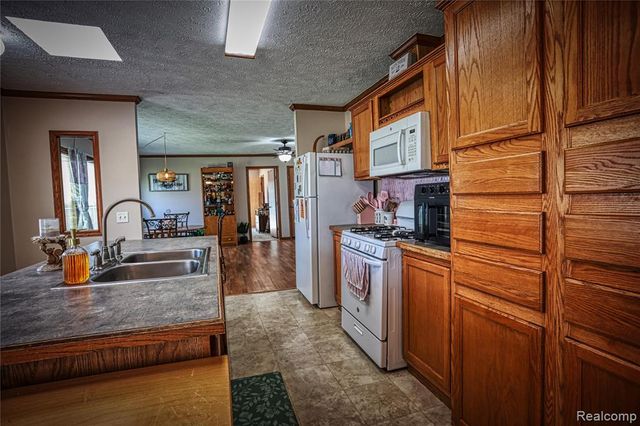 280 Pompano Court, Lapeer, MI 48446