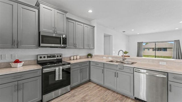 2728 HUDSON STREET, Lakeland, FL 33810