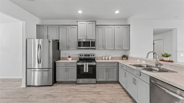 2728 HUDSON STREET, Lakeland, FL 33810