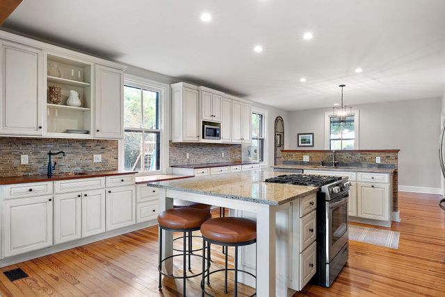 7 TWADDELL MILL RD, Wilmington, DE 19807