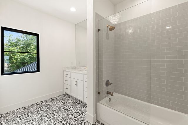 111 Sun Valley, Mabank, TX 75147