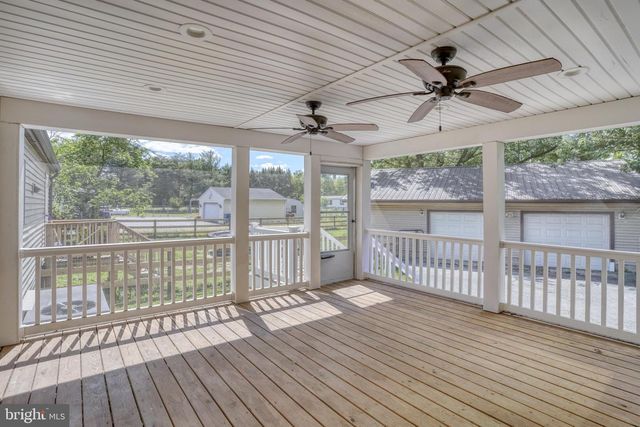 1077 DINAHS CORNER RD, Dover, DE 19904