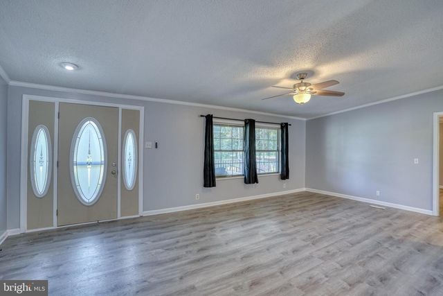 1077 DINAHS CORNER RD, Dover, DE 19904