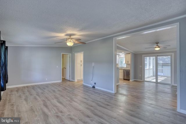 1077 DINAHS CORNER RD, Dover, DE 19904