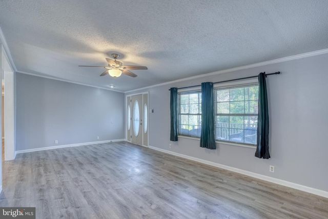 1077 DINAHS CORNER RD, Dover, DE 19904