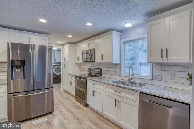 1077 DINAHS CORNER RD, Dover, DE 19904