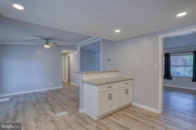 1077 DINAHS CORNER RD, Dover, DE 19904