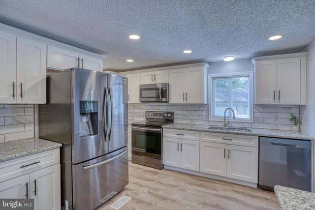 1077 DINAHS CORNER RD, Dover, DE 19904